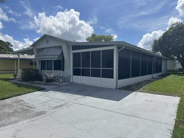 Photo 1 of 2 of home located at 293 Magnolia Drive Fruitland Park, FL 34731