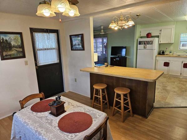 1980 2BR/1.5BA Mobile Home