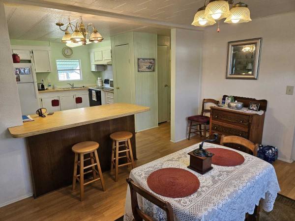 1980 2BR/1.5BA Mobile Home