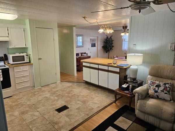 1980 2BR/1.5BA Mobile Home