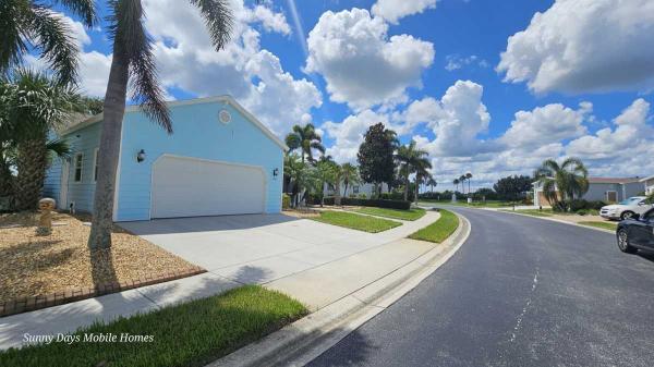 Photo 1 of 2 of home located at 2542 Pier Drive #3257 Ruskin, FL 33570