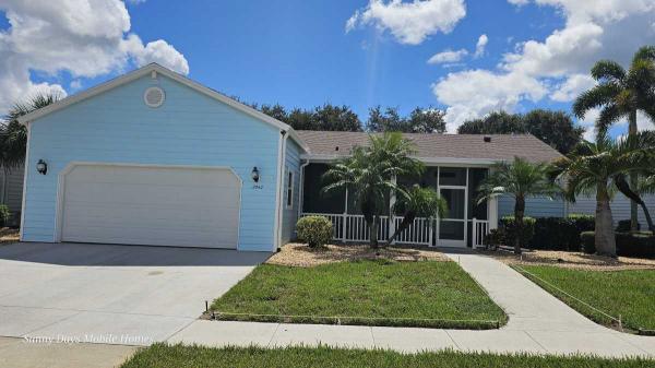 Photo 1 of 2 of home located at 2542 Pier Drive #3257 Ruskin, FL 33570