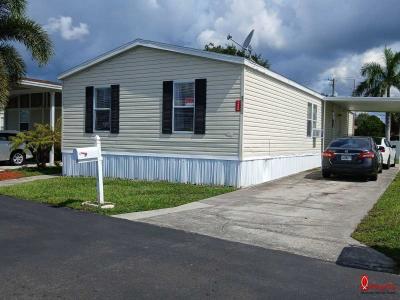 Mobile Home at 1439 Four Seasons Blvd, Lot 113 Tampa, FL 33613