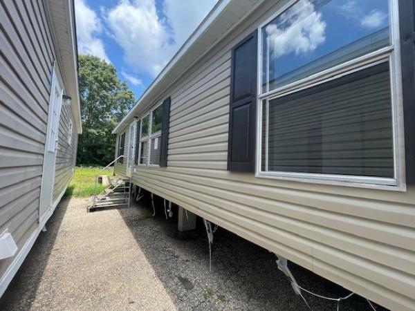 2011 CLAYTON Mobile Home For Sale