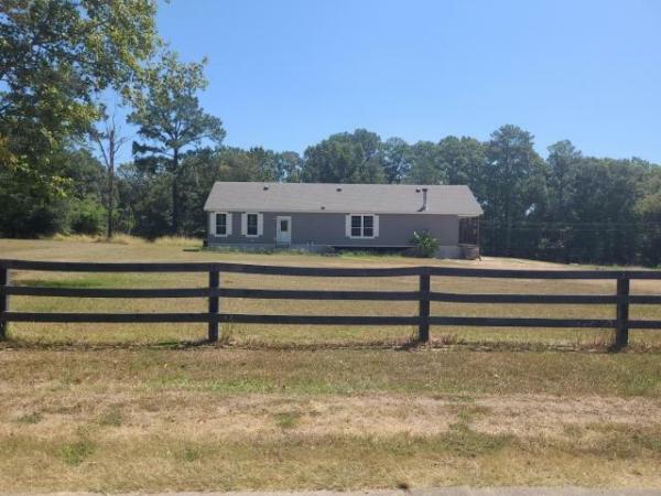 Photo 1 of 2 of home located at 647 Kingston Rd Natchez, MS 39120