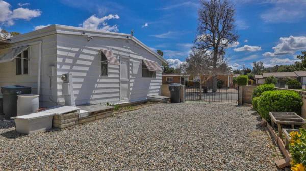 1975 Mobile Home