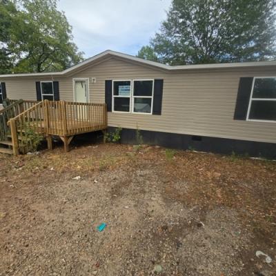 Mobile Home at 5643 Moorefield Memorial Hwy Liberty, SC 29657