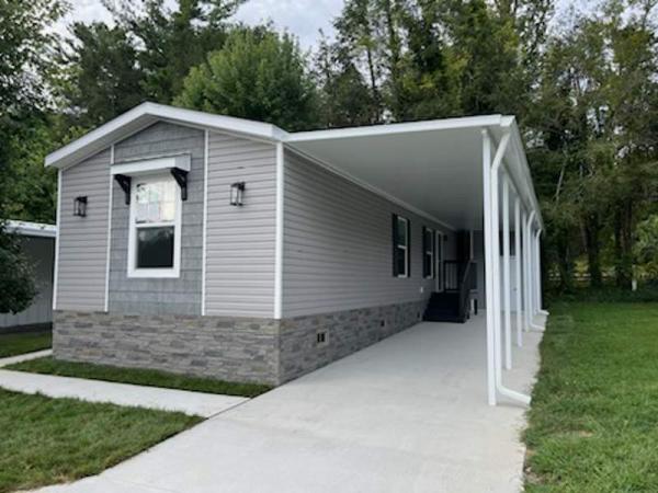 Photo 1 of 2 of home located at 33 Ironwood Dr. Hendersonville, NC 28739