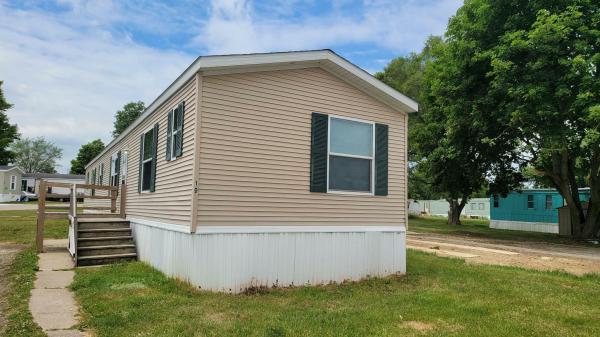 Photo 1 of 2 of home located at 8280 East Us 30, Lot #019 Pierceton, IN 46562