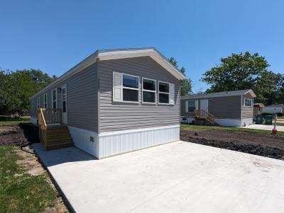 Mobile Home at 327 Country Elms Est. Galesburg, IL 61401