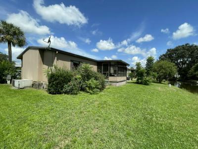 Photo 3 of 20 of home located at 291 Country Club Dr Plant City, FL 33565
