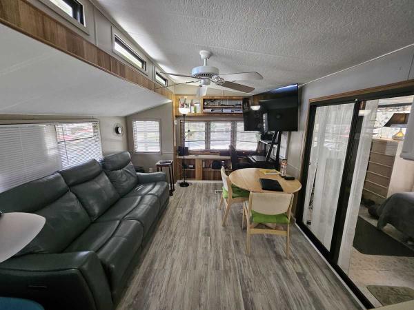 1985 Manufactured Home