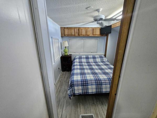 1985 Manufactured Home