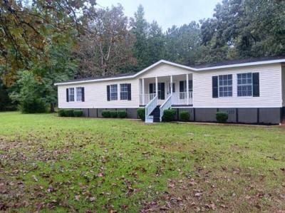 Mobile Home at 261 Rogers Rd Saint Stephen, SC 29479