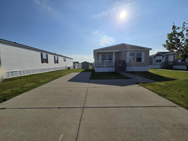 2017 Clayton 81SHN28523GAR Mobile Home