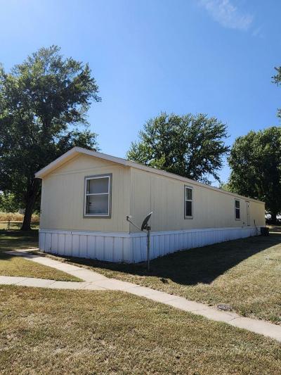 Mobile Home at 620 Country Club Rd Lot F06 Pratt, KS 67124