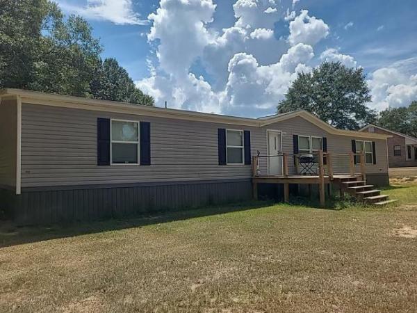 Photo 1 of 2 of home located at Farris Mobile Homes Of Laurel 12 Highway 28 W Laurel, MS 39443