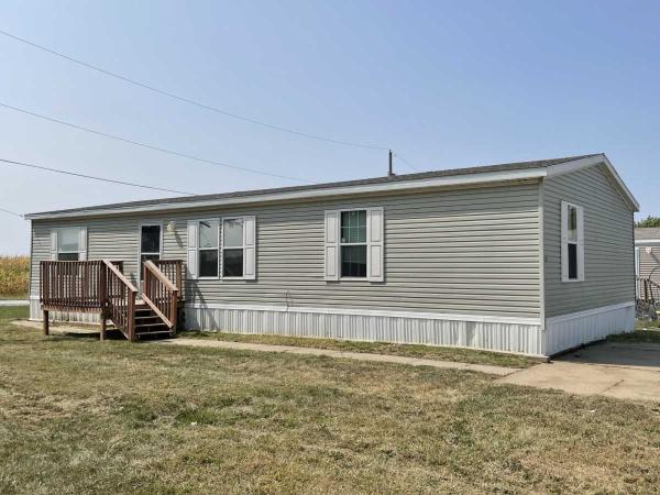 Photo 1 of 2 of home located at 2425 South 15th Lot 87 Plattsmouth, NE 68048