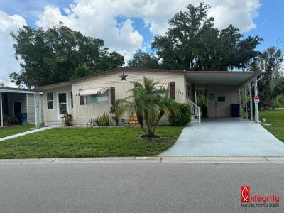 Photo 5 of 46 of home located at 317 Colony Drive Ellenton, FL 34222