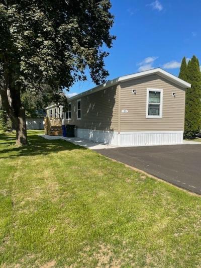 Mobile Home at 355 Henry Street New London, WI 54961