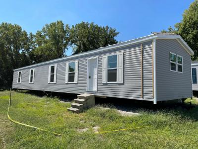 Mobile Home at 122 Blake Edwardsville, KS 66113