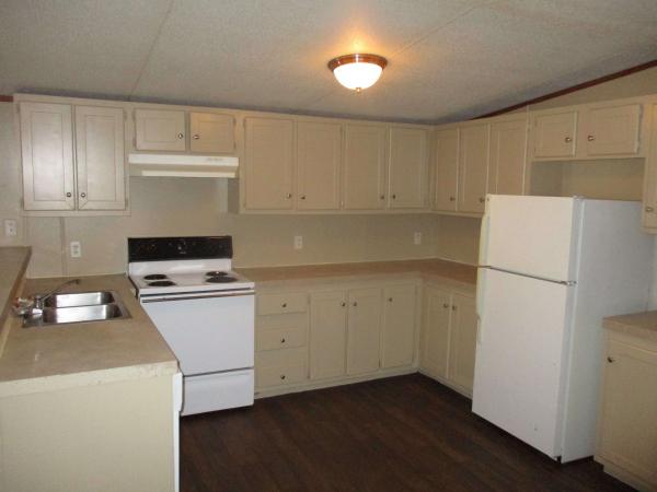 2004 Clayton Homes Inc Community Series Mobile Home