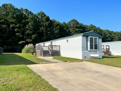 Mobile Home at 1021 Crystal Blvd Lot 11 Selma, NC 27576