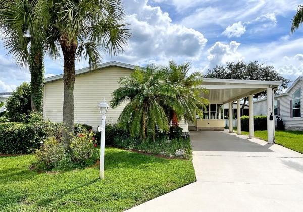 Photo 1 of 2 of home located at 1802 Sunflower Circle Sebring, FL 33872