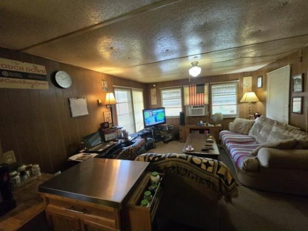 1971 Home HS Manufactured Home