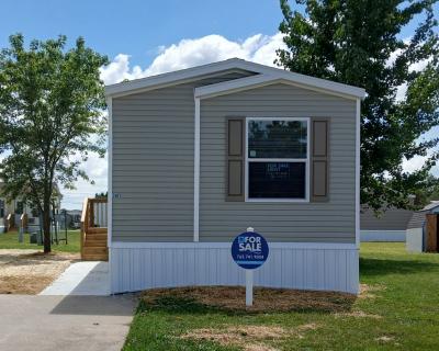 Photo 2 of 12 of home located at 2601 E. Summerview Dr. Muncie, IN 47303