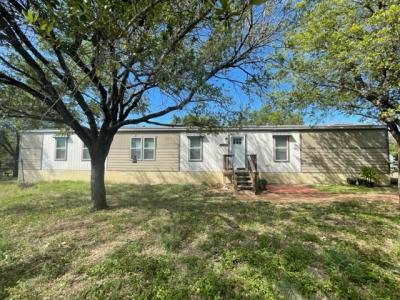 Mobile Home at 202 18th E Hondo, TX 78861