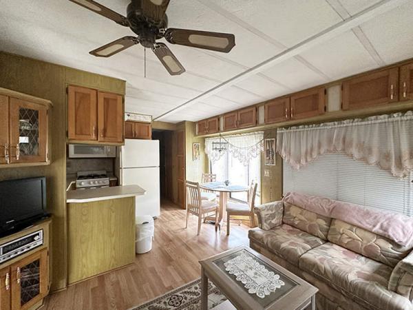 1985 Canterbury Manufactured Home