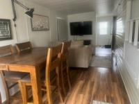 1985 Oakwood Manufactured Home