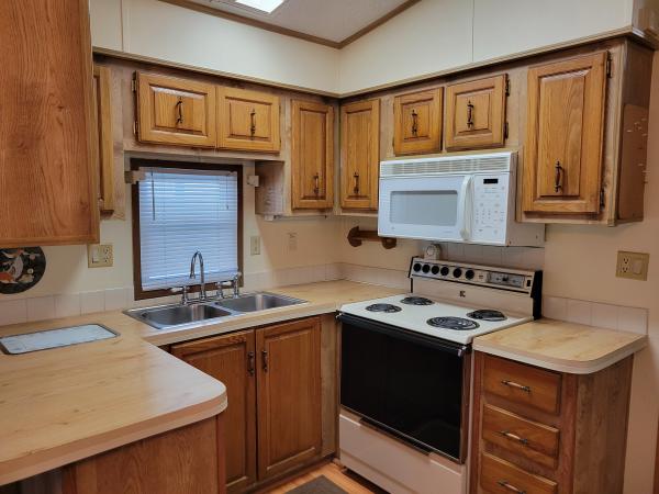 1988 SCHU 4012-701-1 Mobile Home