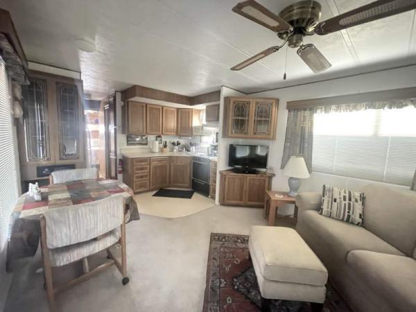 1986 Phoenix Manufactured Home