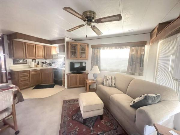 1986 Phoenix Manufactured Home