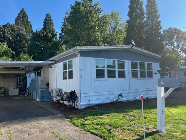 1973 LEISURE MANOR Mobile Home