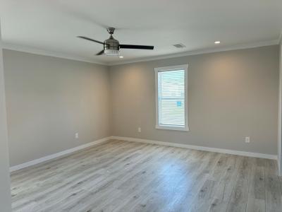 Photo 5 of 7 of home located at 10674 Rustling Dr Conroe, TX 77303