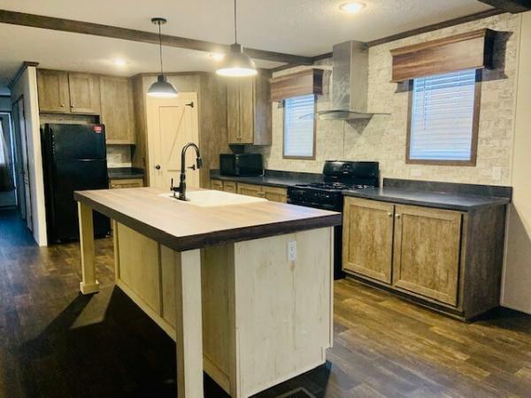 2019 Clayton 95AMF28563A Mobile Home