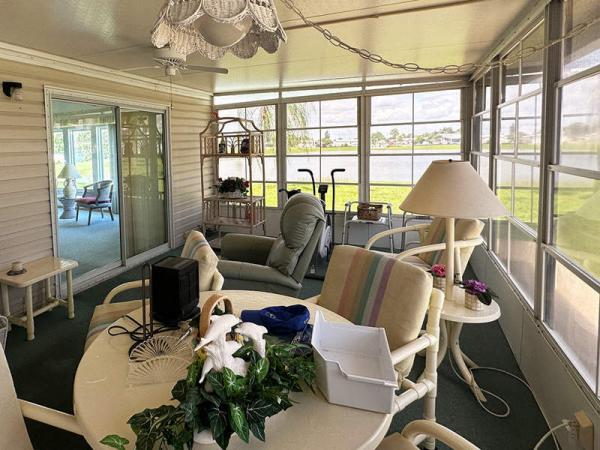 1990 Palm Harbor Manufactured Home