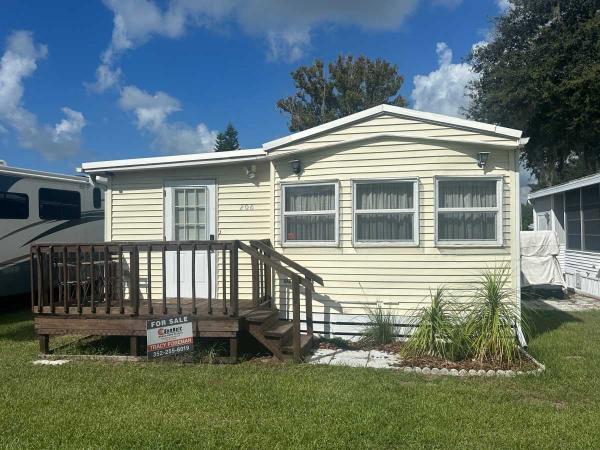 Photo 1 of 2 of home located at 20005 Us Hwy 27 Lot 206 Clermont, FL 34715