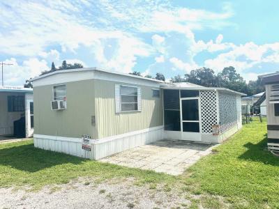 Mobile Home at 32405 Beach Park Rd, Lot 32 Leesburg, FL 34788