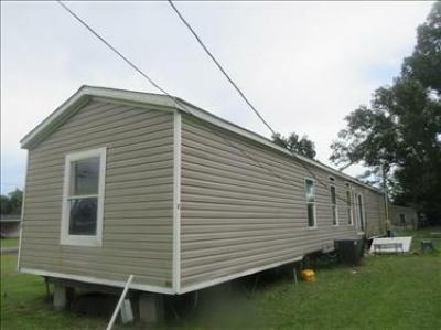 Mobile Home at 1441 Beachmont Dr Lake Charles, LA 70611