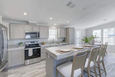 Photo 3 of 34 of home located at 8 Queen Palm Drive Naples, FL 34114