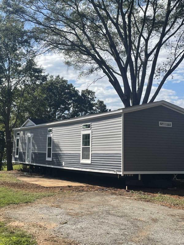 Live Oak M-5602A Manufactured Home