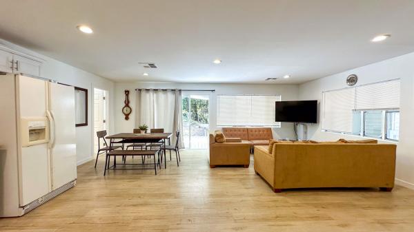 1976 Villa Santana  Mobile Home