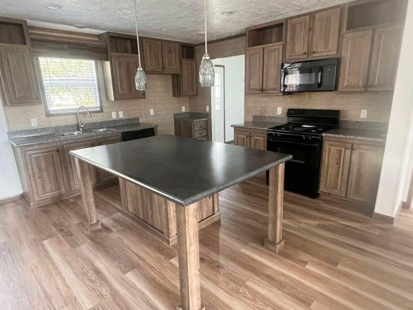 2016 Clayton Homes, Inc. Classic Mobile Home