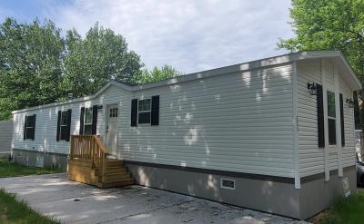 Mobile Home at 3527 Royal Drive Lot 3527Rd Peoria, IL 61604