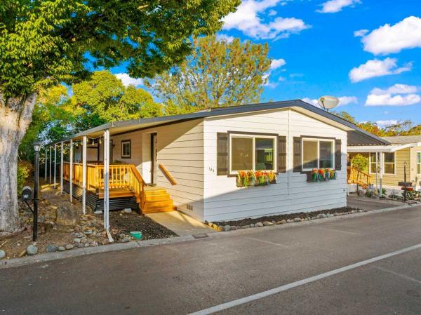 1978 Hillcrest Mobile Home For Sale