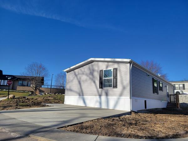 2024 Clayton 95PLH24523A Mobile Home